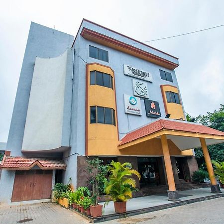 ホテル Oyo 18762 Vaishnavi Residency バンガロール エクステリア 写真