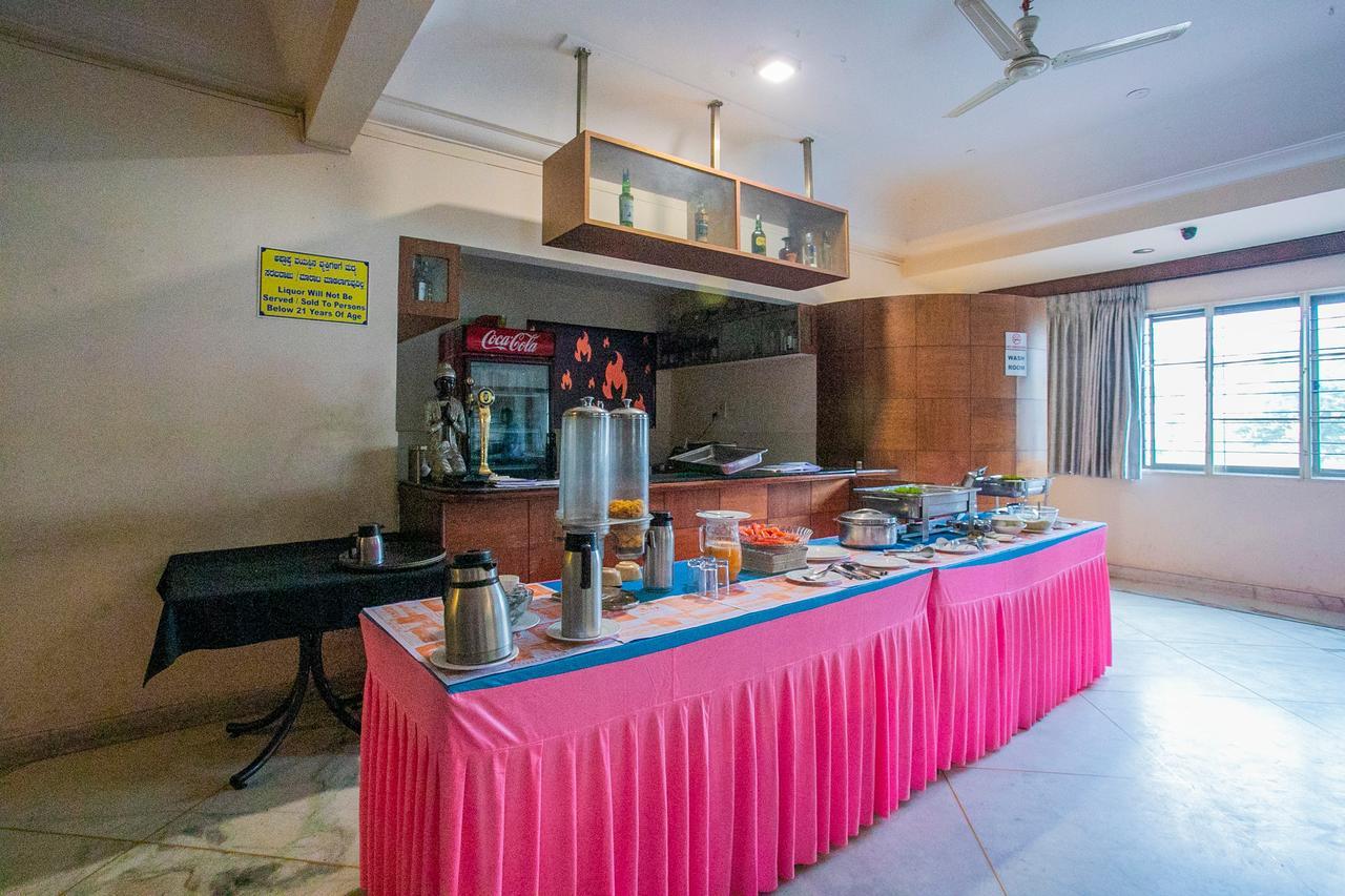 ホテル Oyo 18762 Vaishnavi Residency バンガロール エクステリア 写真
