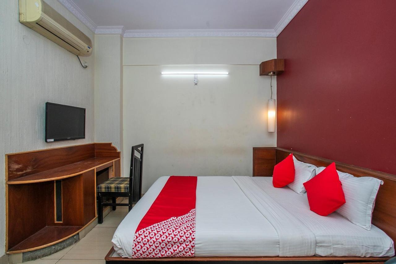 ホテル Oyo 18762 Vaishnavi Residency バンガロール エクステリア 写真