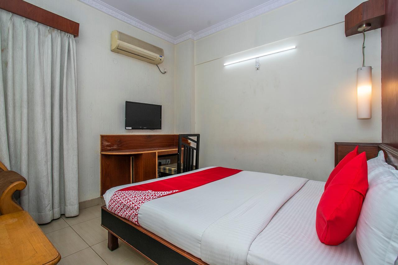 ホテル Oyo 18762 Vaishnavi Residency バンガロール エクステリア 写真